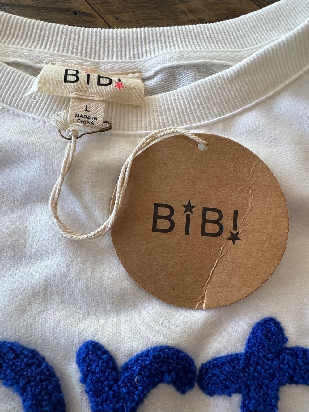 Party in the USA White Tee by BIBI  Sz Large  NWT - Picture 5 of 7
